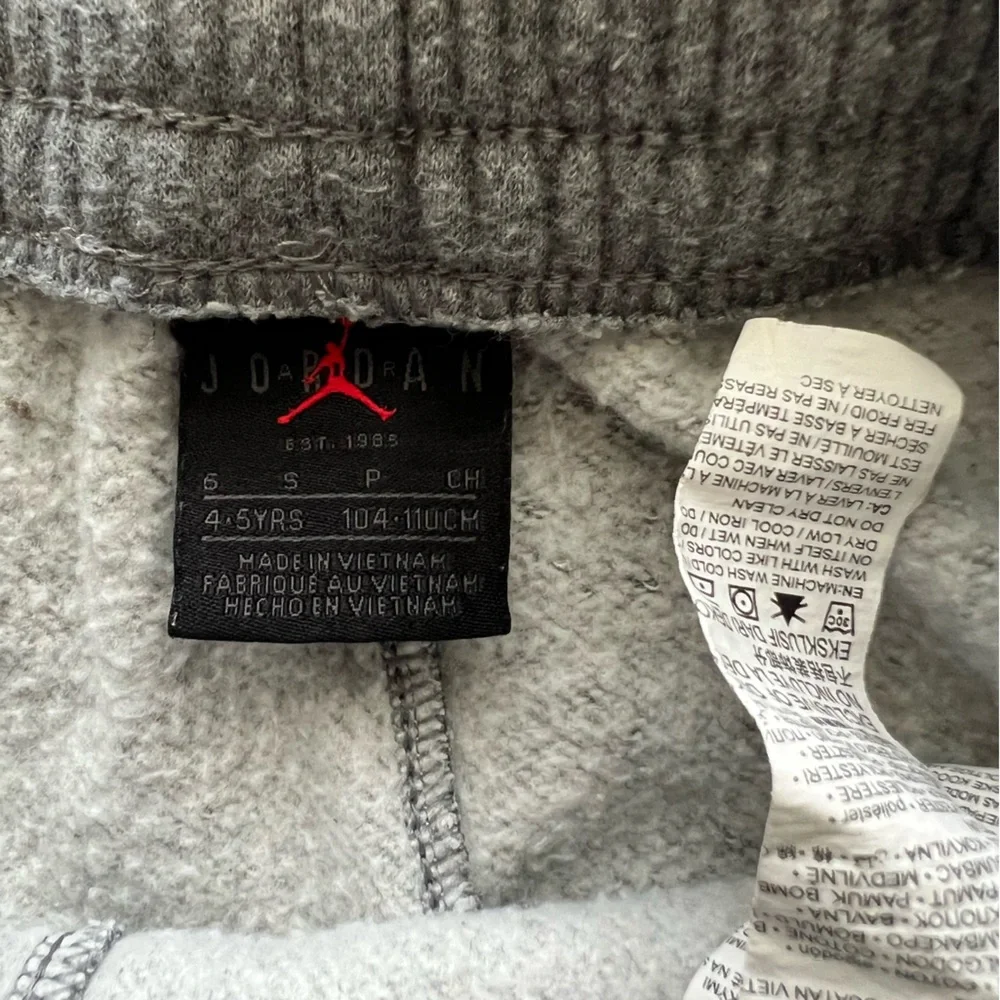 Air Jordan Michael Jordan kids‎ boys joggers size small 4-5 years distressed